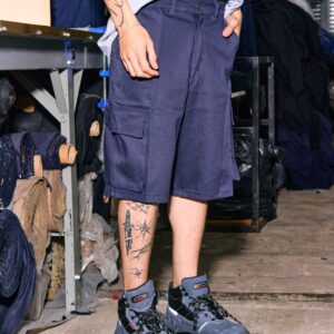 Bermuda cargo de gabardina